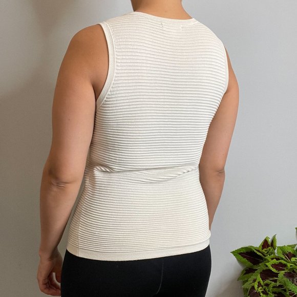 Backdrop Knit Sleeveless Top -M- - Picture 5 of 12